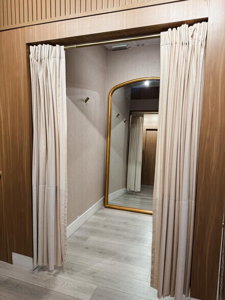 More Photos Of 1006 E Sample Rd, Pompano Beach Storefront For Sale