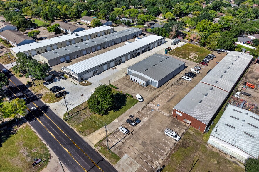 More Photos Of 5342 5th St, Katy Freestanding For Lease