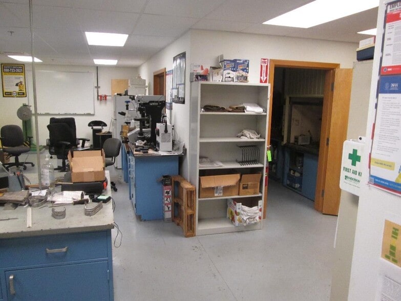 More Photos Of 2693 Delta Ring Rd, Ferndale Warehouse For Lease