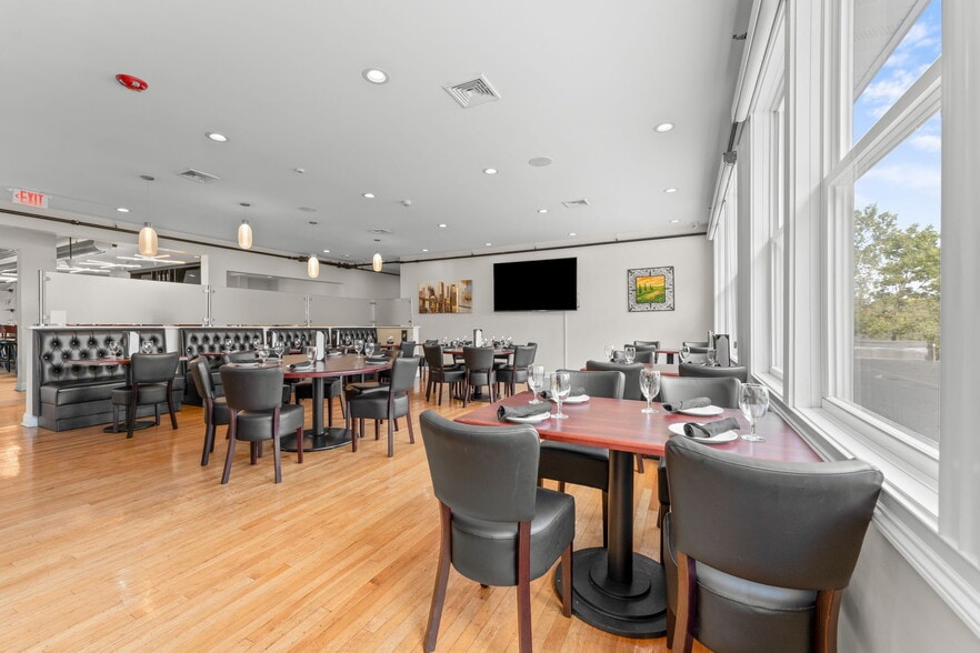 More Photos Of 119 Washington St, Plainville Restaurant For Lease