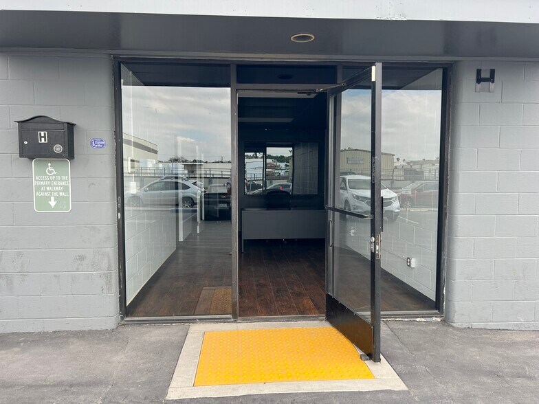 More Photos Of 500 S Raymond Ave, Fullerton Warehouse For Lease
