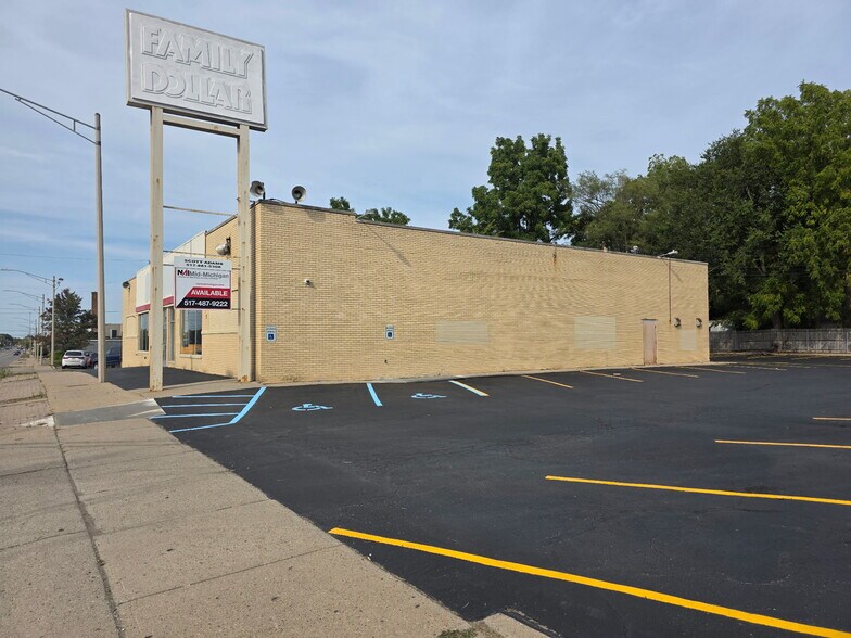 More Photos Of 2919 S Cedar St, Lansing General Retail For Sale