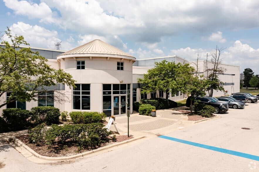 More Photos Of 700 N Commerce St, Aurora Manufacturing For Sale