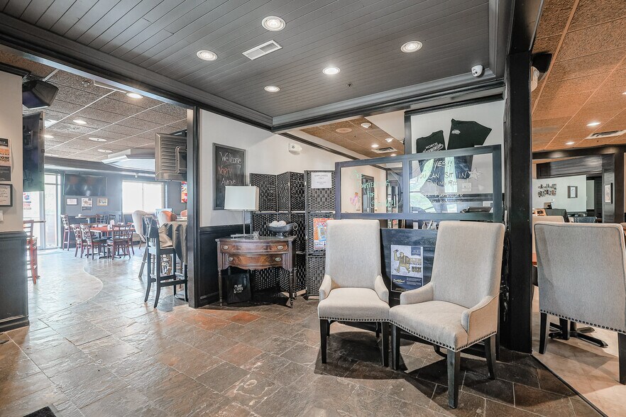 More Photos Of 27W371 North Ave, West Chicago Restaurant For Sale