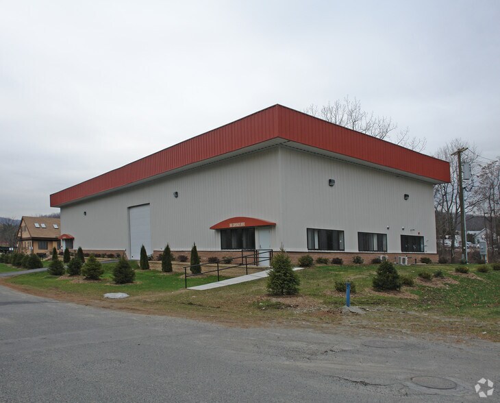 More Photos Of 1 Corporate Dr, Peekskill Manufacturing For Lease