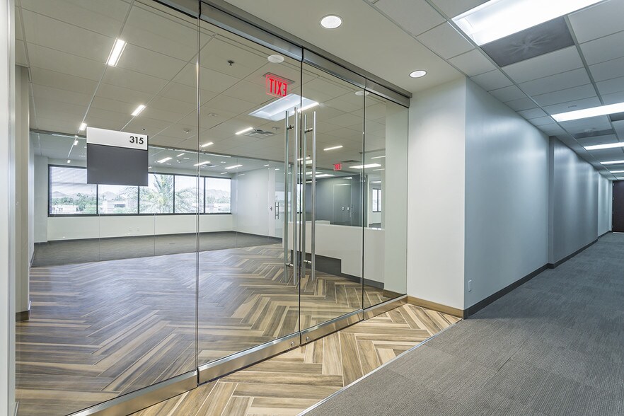 More Photos Of 5353 N 16th St, Phoenix Office For Lease
