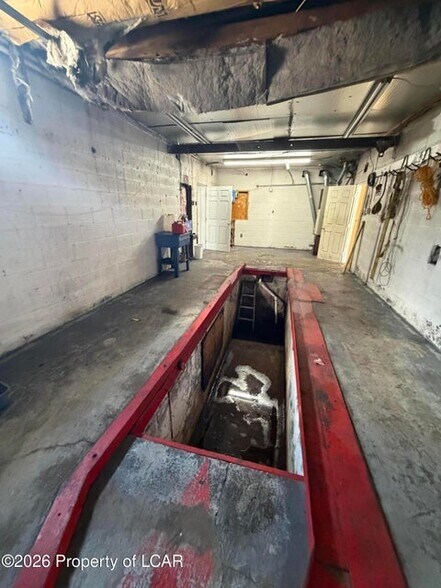 More Photos Of 818 Suscon Rd, Pittston Industrial For Lease