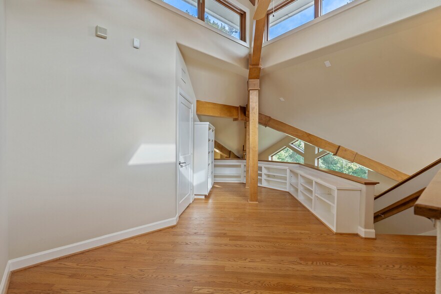 More Photos Of 16621 Hereford Dr, Tomball Flex For Sale