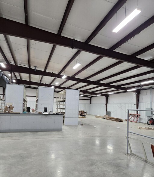 More Photos Of 124 Woodcrest Rd, Asheboro Warehouse For Lease