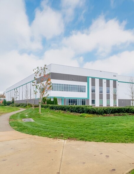 More Photos Of 4570 Tillicum St, Burnaby Warehouse For Lease