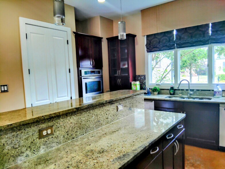 More Photos Of 120 Founders Ln, Memphis Specialty For Sale