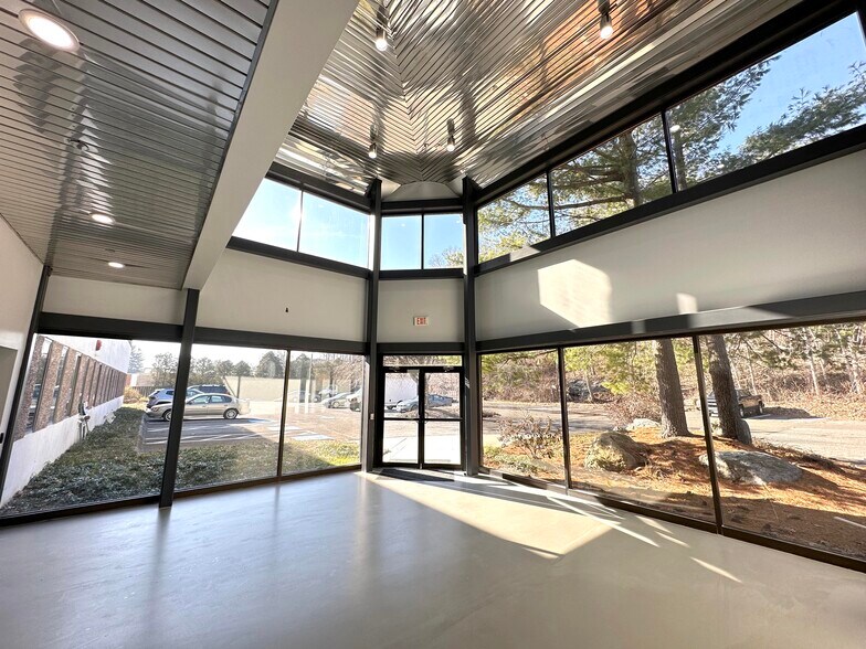 More Photos Of 26 Pearl St, Norwalk Office For Lease