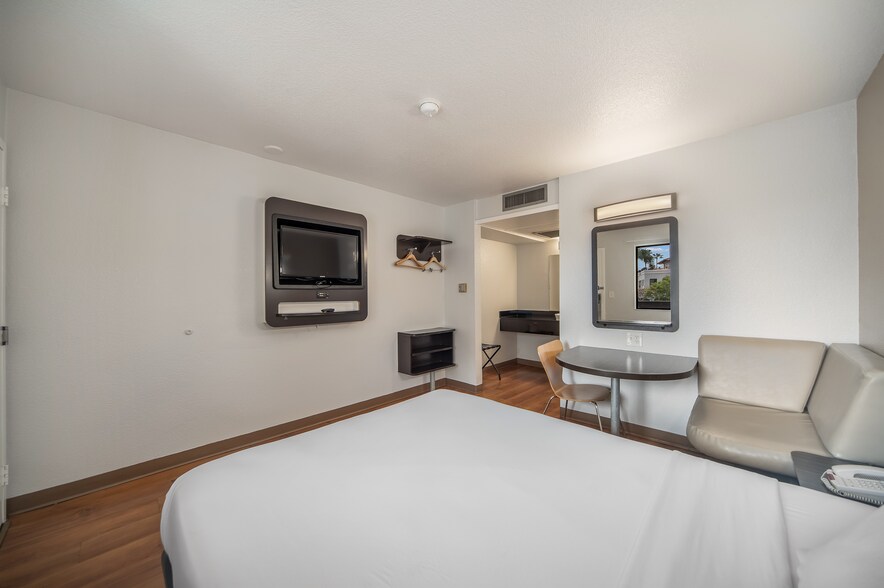 More Photos Of 750 Raintree Dr, Carlsbad Hotel For Sale