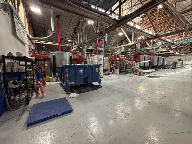 More Photos Of 1891 16th St SE, Salem Warehouse For Sale