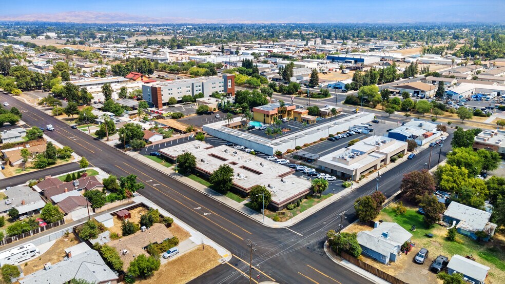 More Photos Of 1629 Pollasky Ave, Clovis Office For Sale