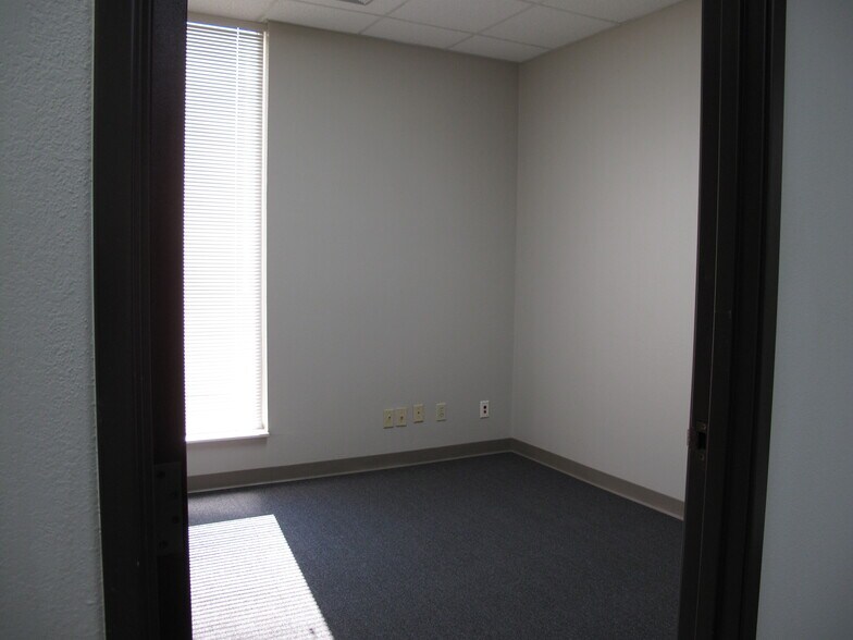 More Photos Of 531 N Portland Ave, Oklahoma City Warehouse For Lease