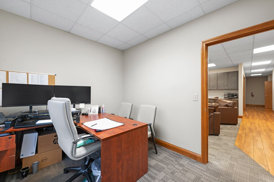 More Photos Of 9155 Governors Way, Cincinnati Medical For Sale