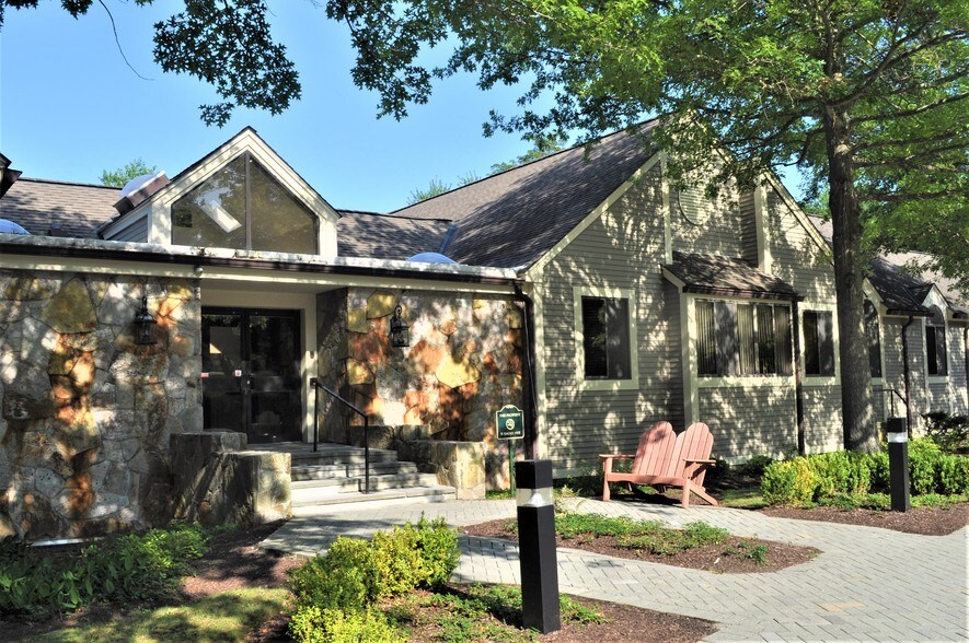 More Photos Of 190 Goldens Bridge Rd, Katonah Medical For Lease