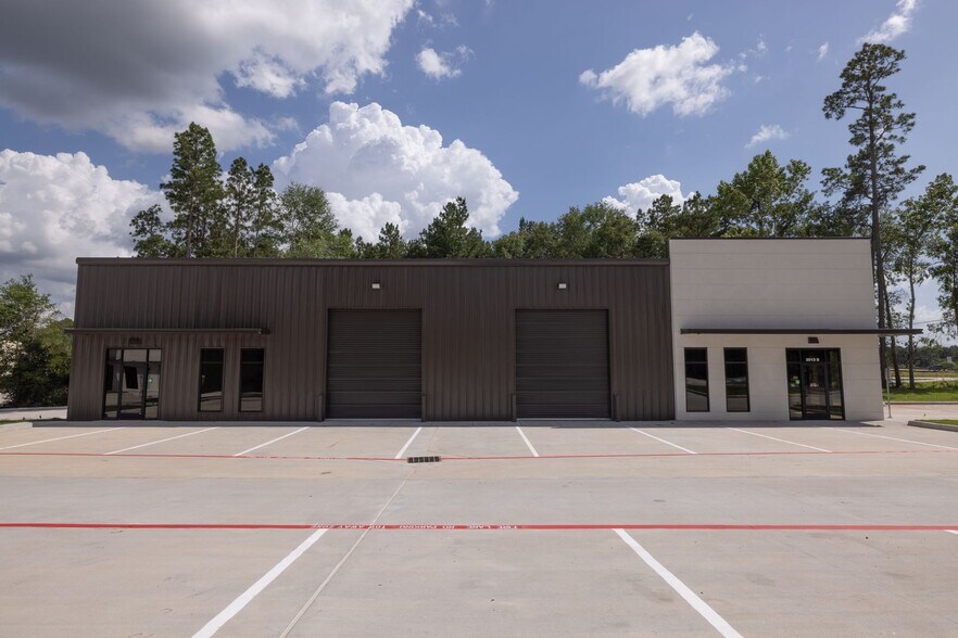More Photos Of 3513 N Loop 336 W, Conroe Flex For Sale