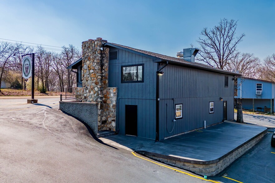 More Photos Of 2079 State Road Y, Linn Creek Restaurant For Sale