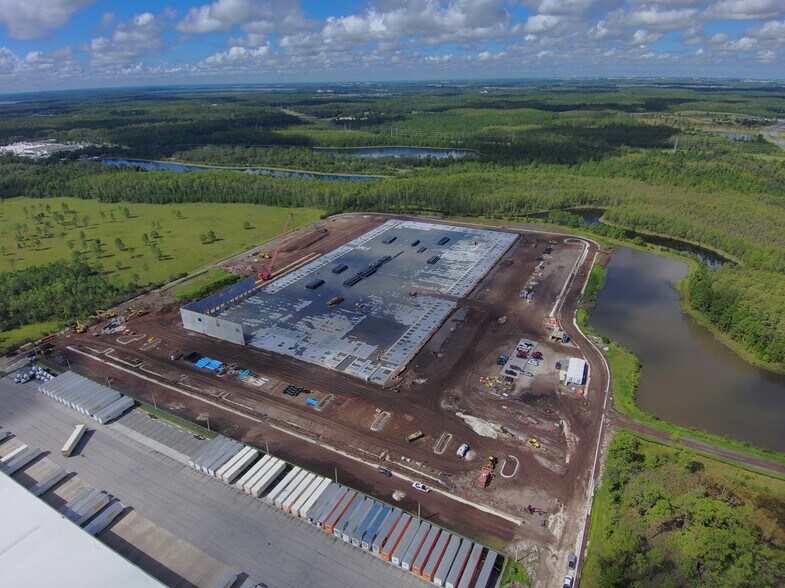 More Photos Of 8660 Transport Dr, Orlando Warehouse For Lease