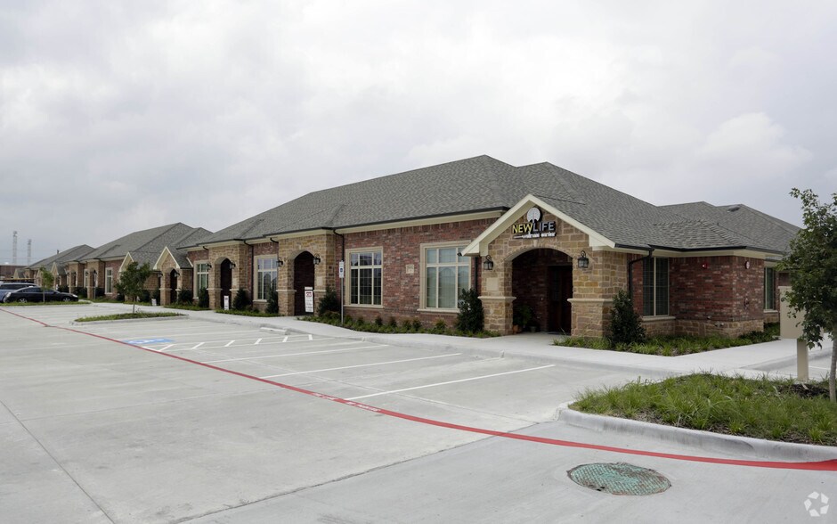 More Photos Of 425 Old Newman Rd, Frisco Office For Lease