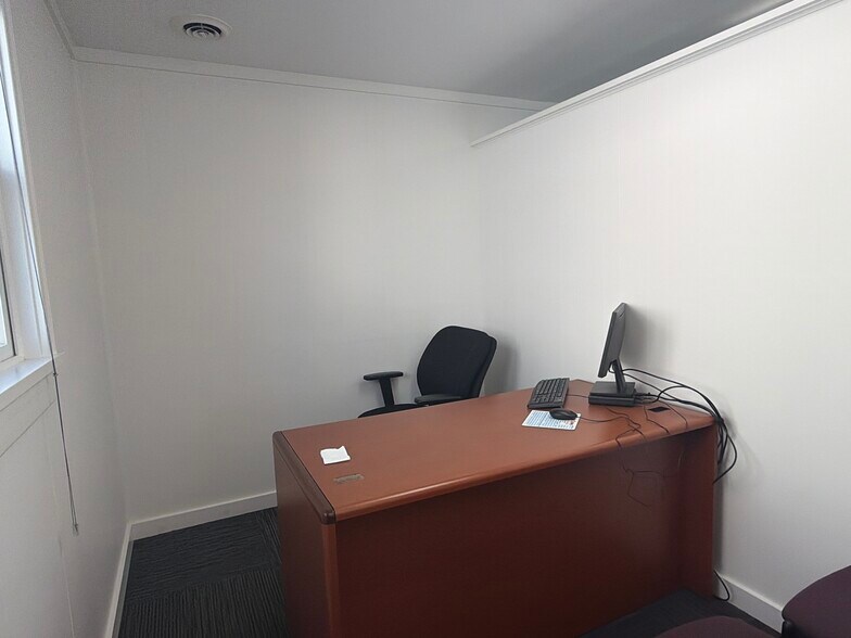 More Photos Of 610 Hamlin Hwy, Lake Ariel Office For Sale
