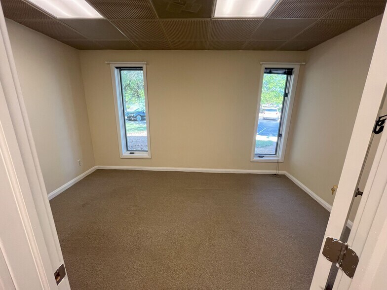 More Photos Of 5182 Blazer Pky, Dublin Office For Sale