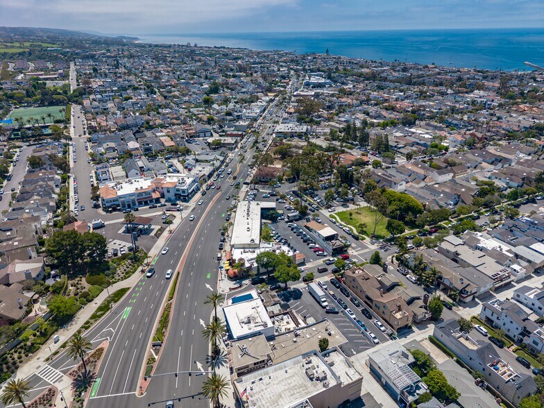 More Photos Of 2515 E Coast Hwy, Corona Del Mar Storefront Retail Office For Sale