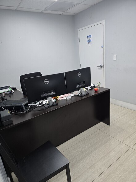 More Photos Of 4650-4698 NW 74th Ave, Miami Warehouse For Lease