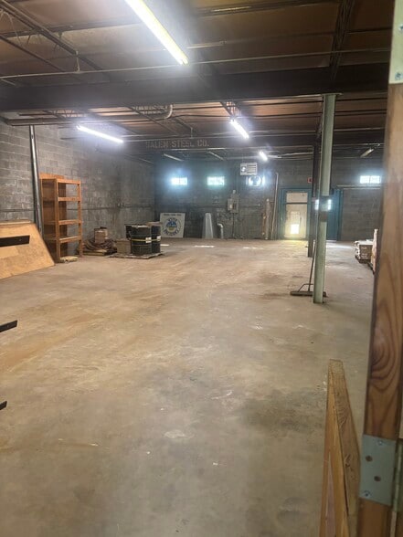 More Photos Of 1715 Shelton Ave, Statesville Light Manufacturing For Lease