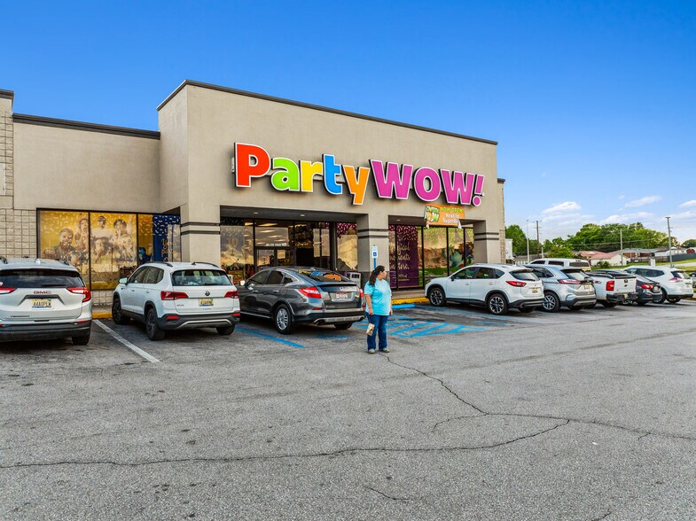 More Photos Of 111-191 Cox Creek Pky S, Florence Storefront For Sale