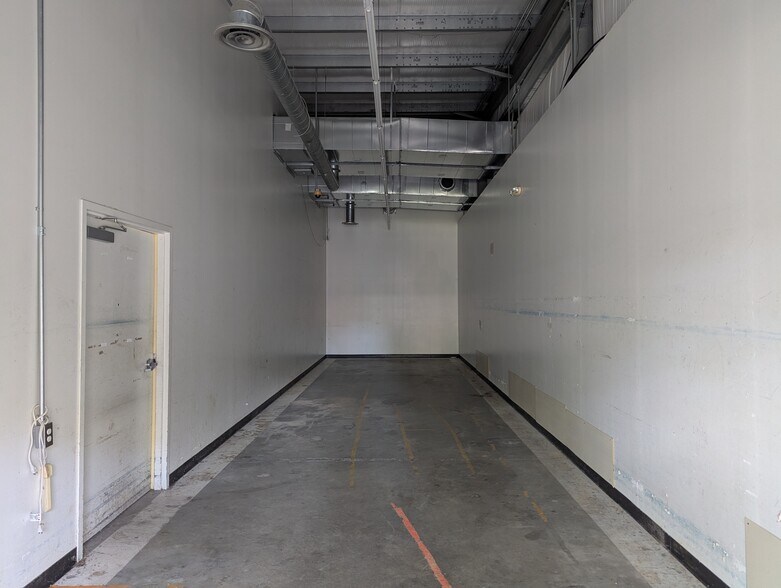 More Photos Of 411 E Main St, Daisetta Freestanding For Sale