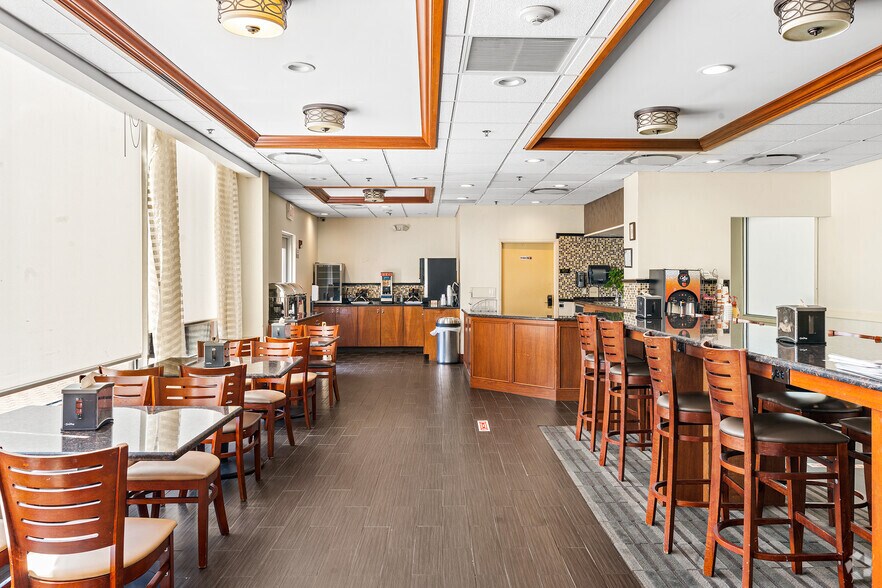 More Photos Of 2260 Whitney Ave, Hamden Hotel For Sale