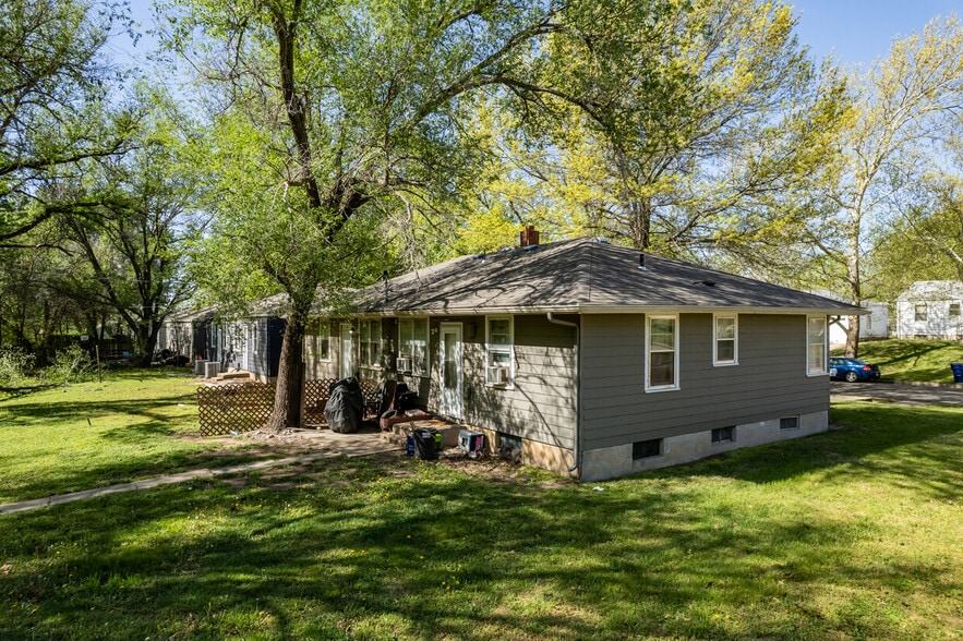 More Photos Of 2302 S Broadview St, Wichita Apartments For Sale