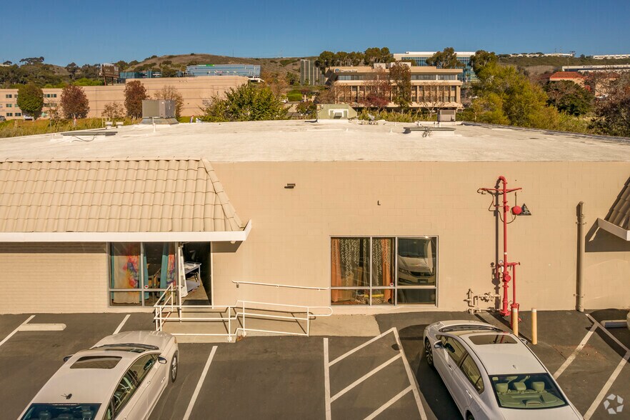 More Photos Of 10451-10455 Roselle St, San Diego Unknown For Lease