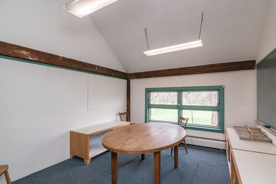 More Photos Of 154 S Mountain Rd, Northfield Schools For Sale