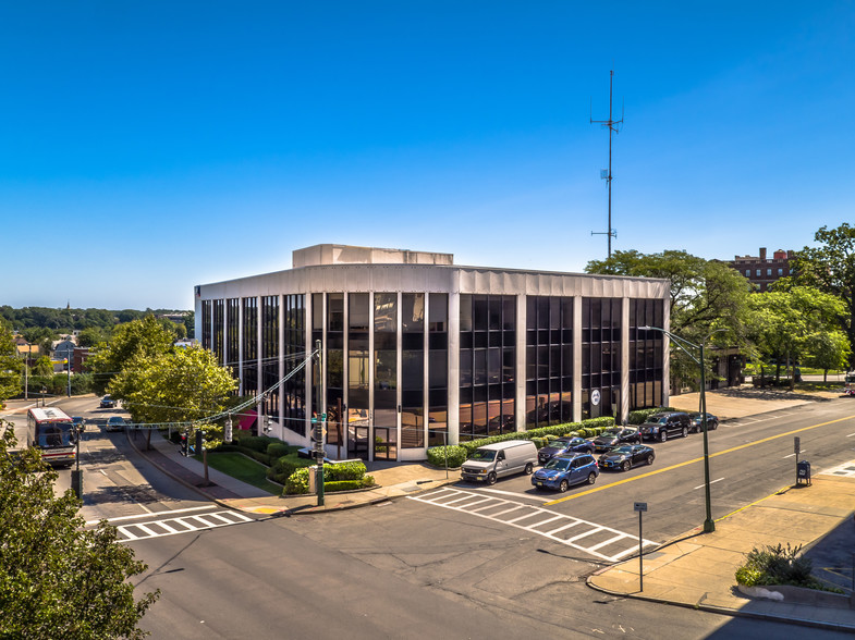 Primary Photo Of 140 Huguenot St, New Rochelle Office For Lease