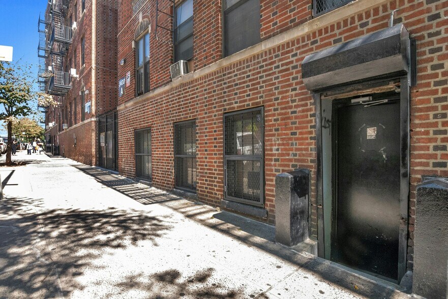 More Photos Of 2400 Davidson Ave, Bronx Apartments For Lease