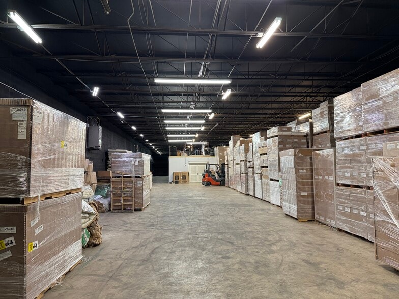 More Photos Of 7555-7575 W 2nd Ct, Hialeah Warehouse For Sale