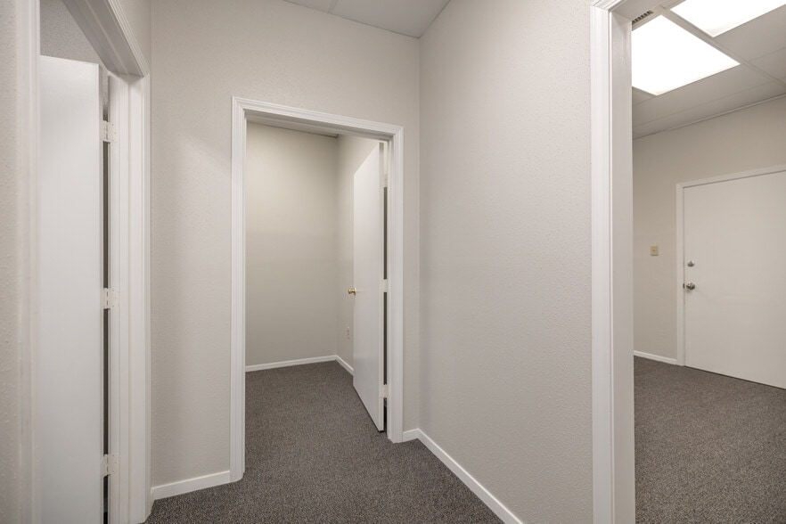 More Photos Of 3925 N I-10 Service Rd, Metairie Office For Lease