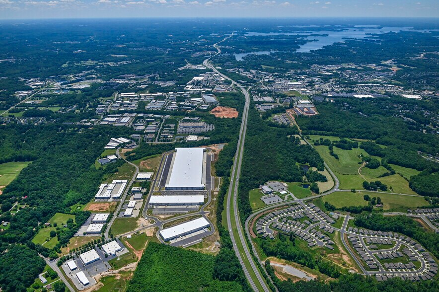 More Photos Of 142 Serviceberry Way, Mooresville Distribution For Lease