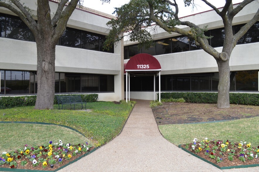 Primary Photo Of 11325 Pegasus St, Dallas Office For Sale
