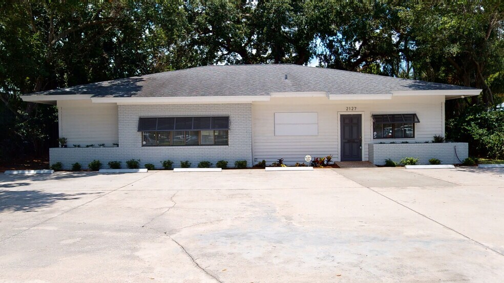 More Photos Of 2127 10th Ave, Vero Beach Office Residential For Sale