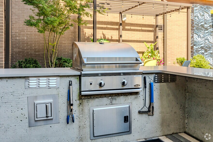 More Photos Of 675 N Highland Ave NE, Atlanta Apartments For Lease