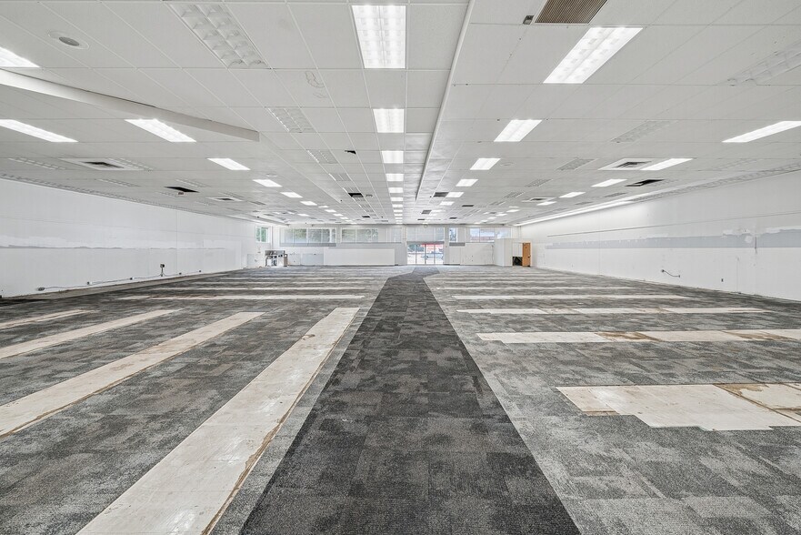 More Photos Of 119 W Marshall Ave, Longview Freestanding For Lease