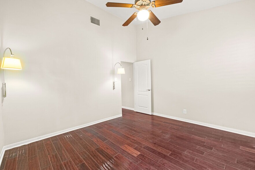 More Photos Of 131 Saint Dennis Ave, Alamo Heights Multifamily For Sale