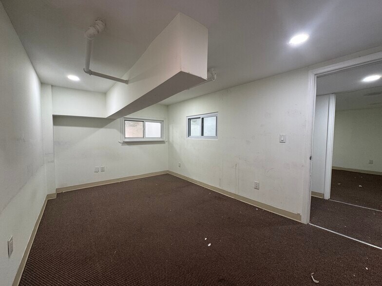 More Photos Of 2857 Steinway St, Astoria Apartments For Lease