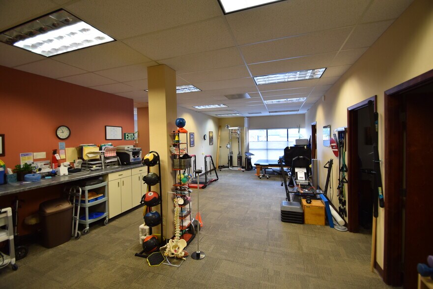 More Photos Of 915 NE 7th St, Bend Office For Lease