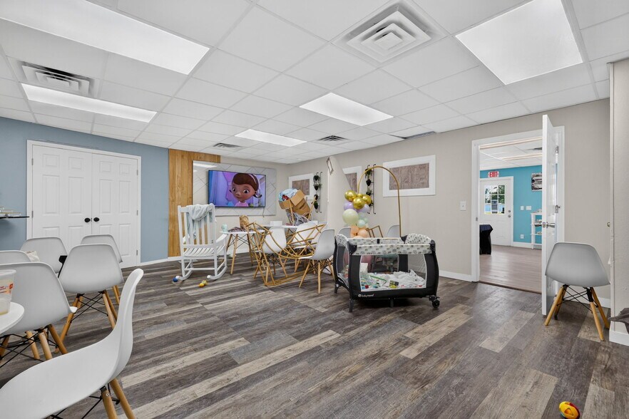 More Photos Of 3207-3229 13th St, Saint Cloud General Retail For Sale